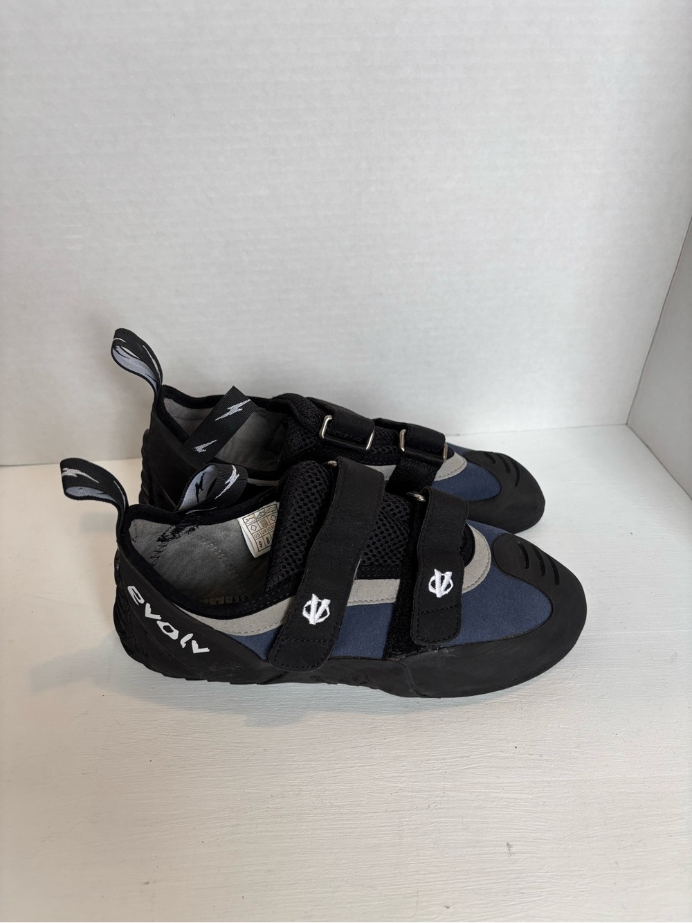 Evolv Defy rock climbing shoes Size M9